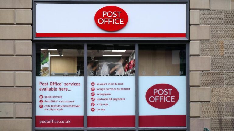 Post Office to offer pick-up and drop-off parcel lockers
