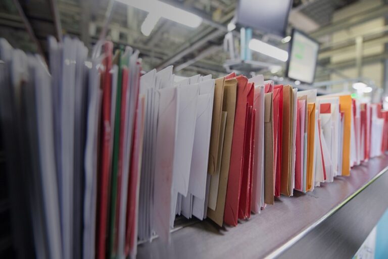 Roll-out of new Royal Mail delivery model paused