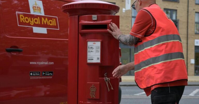 Royal Mail recruits in York for busy festive season