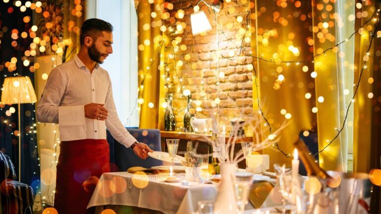 Find seasonal workers with our unique Christmas recruitment packages