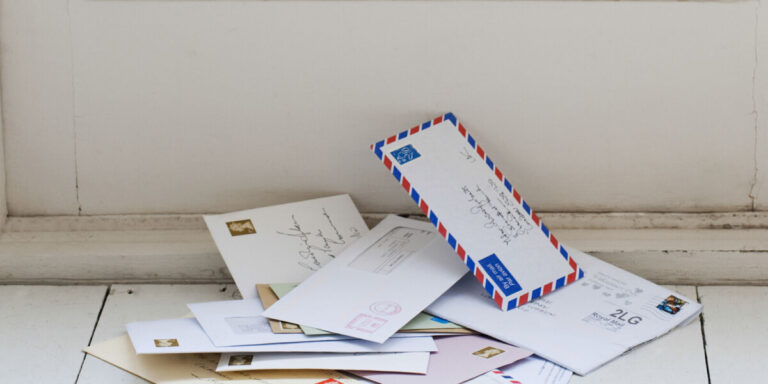 How to manage mail at your French second home: La Poste services explained