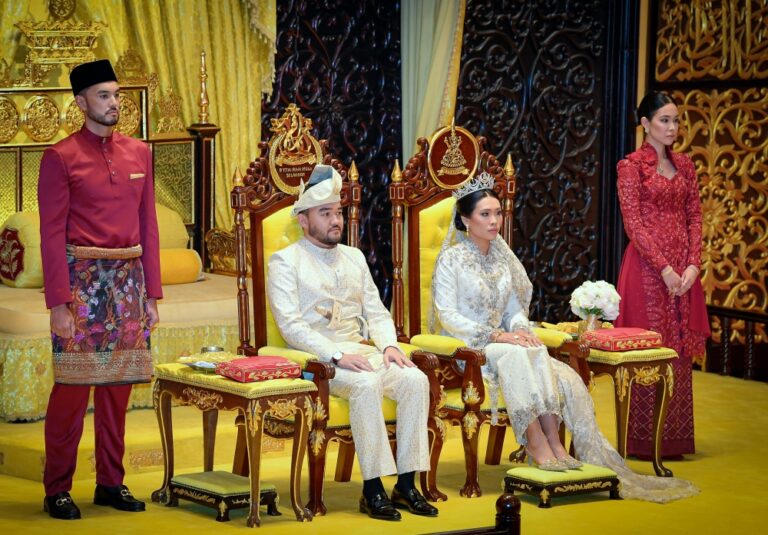 Royal grandeur in Klang as Raja Muda Selangor Tengku Amir Shah, Afzaa Fadini celebrate wedding in full tradition