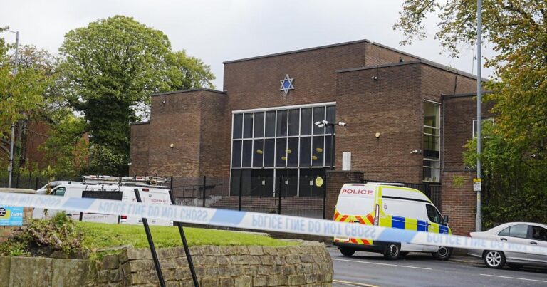 Synagogue terrorist ‘called 999 to claim allegiance to Islamic State’