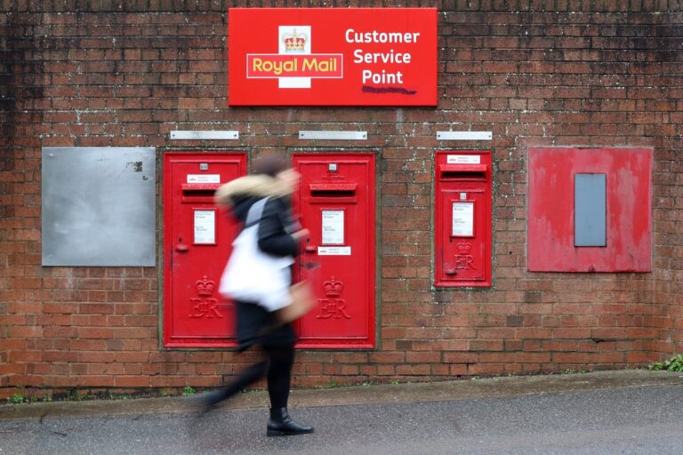 Post Office issues warning to anyone sending parcels ahead of Christmas