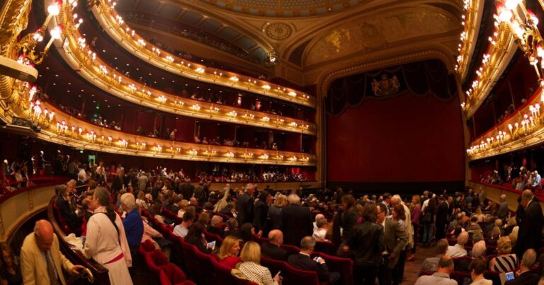 Royal Opera House commissions new stage curtains to honour the King