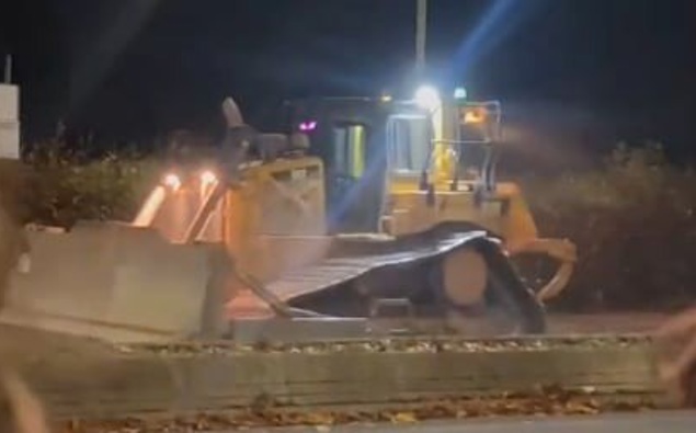 UK man drunkenly rams stolen digger into postal truck