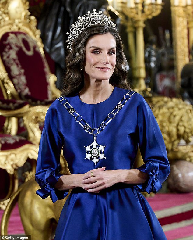 You look Kate, Letizia! Queen of Spain takes a leaf out of the Princess of Wales’s book as she debuts ultra-glamorous glow-up at state banquet in Madrid