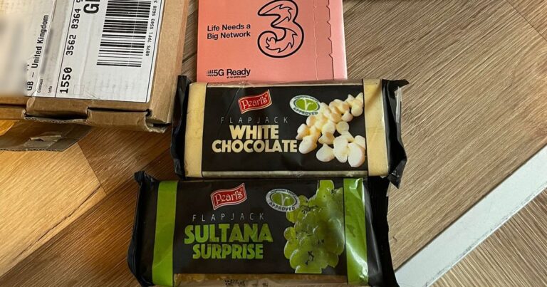 Birmingham mum opens Christmas iPhone 17 delivery to find two flapjacks instead