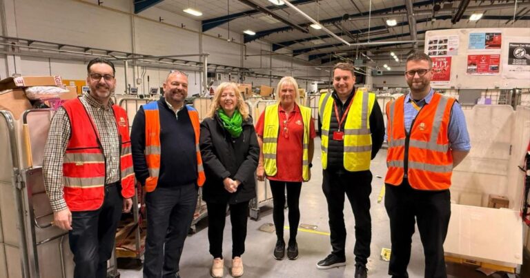 Eastleigh MP praises Royal Mail workers for Christmas work – Daily Echo