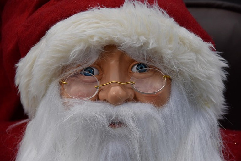 Fears grow that there will be no presents this Xmas, as Santa outsources deliveries to Evri