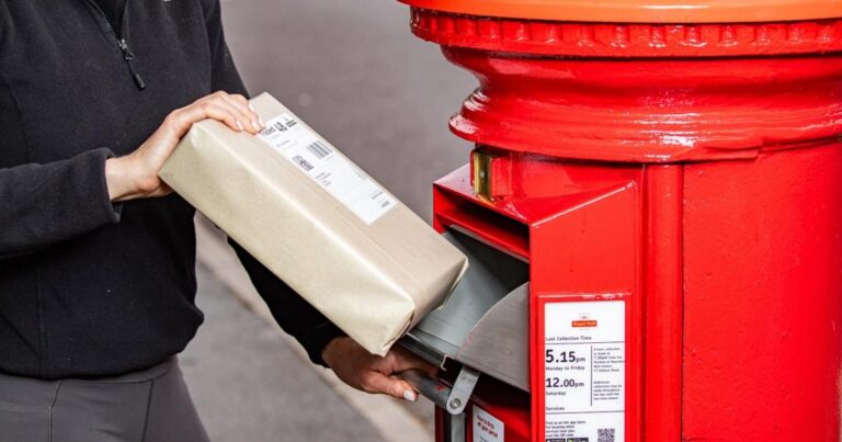 Final posting dates for Christmas 2025 for Evri, Royal Mail, and more | News UK