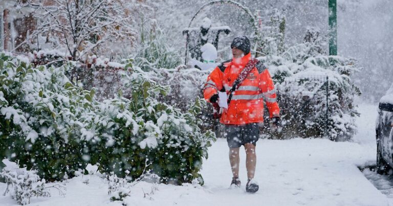 ‘I’m a Lancashire postman – this is why WE wear shorts all year round’