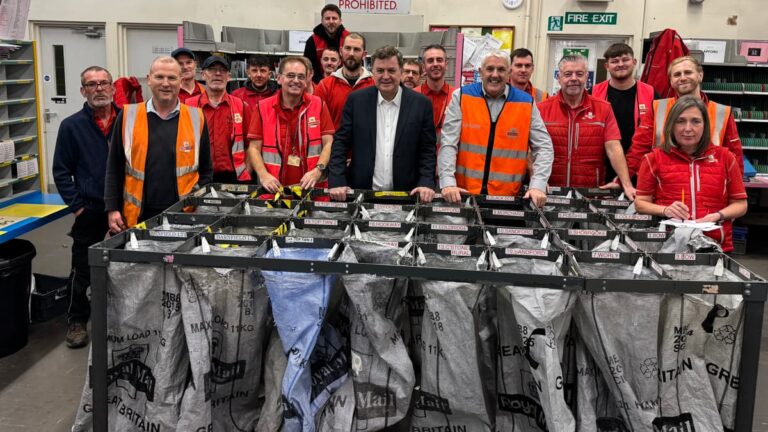 MP praises Crediton Royal Mail staff