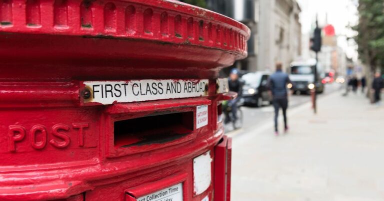 Post Office issues warning to anyone sending parcels in December | UK | News