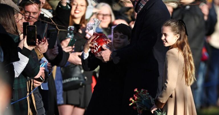 Prince Louis steals the show in cheeky moment with dad William | Royal | News