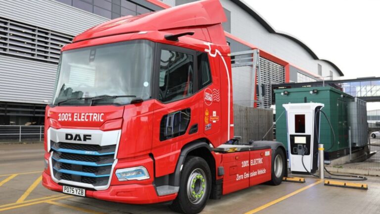 Royal Mail adds new DAF electric trucks to its fleet