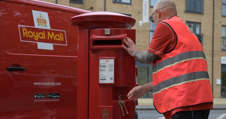 Royal Mail draft in postal staff from England amid mounting pressure on Derry operation – The Irish News