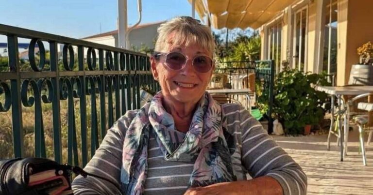 Woman gets Christmas card from Gloucester friend every year but can’t write back