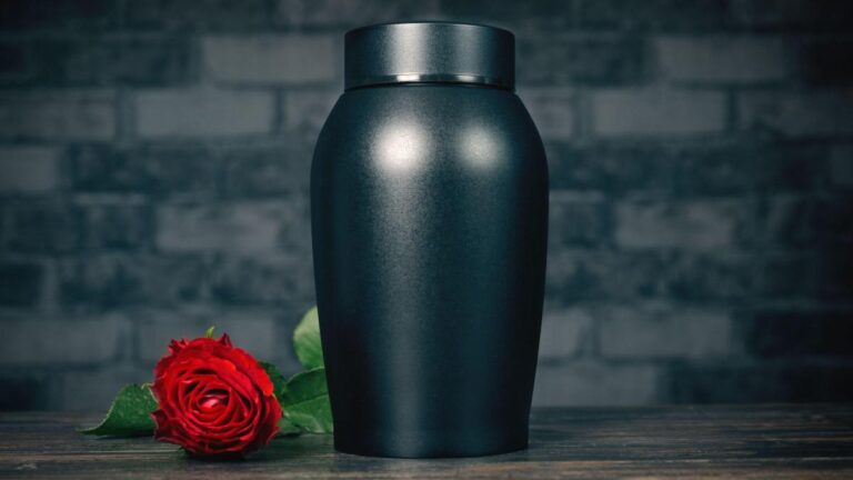 Daughter awarded £1,000 after mother’s ashes were lost in the post