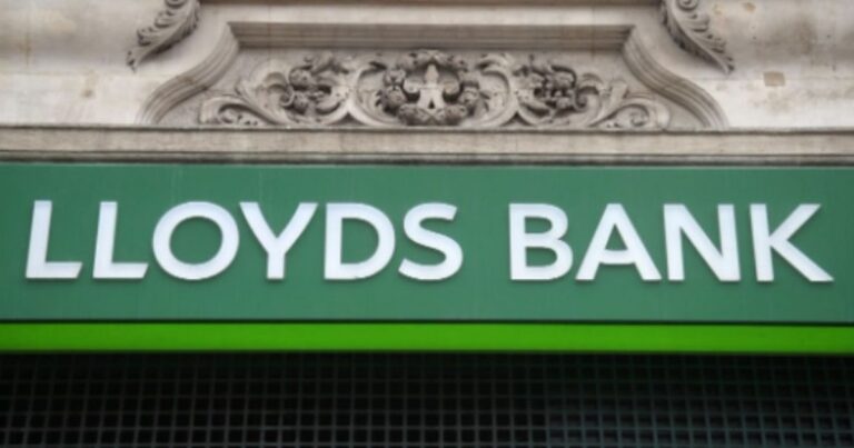 Lloyds Bank issues urgent warning over Royal Mail scam doing rounds