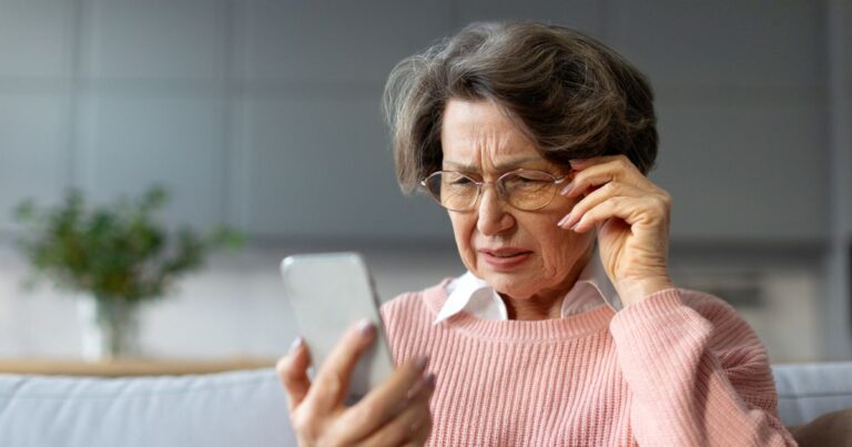 Major bank tells customers to ignore text from ‘Royal Mail’ for important reason