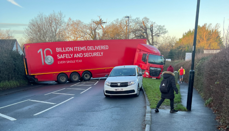 Royal Mail Lorry Becomes Stuck After Ignoring Road Closure Signs In Ryde