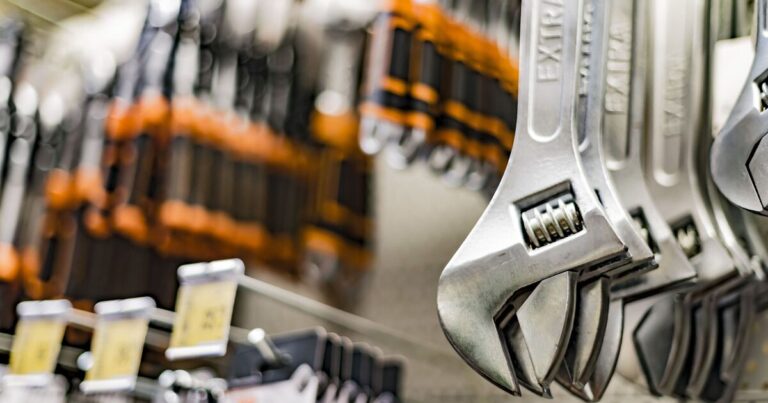 British tool supplier and 3 big UK companies plummet into administration