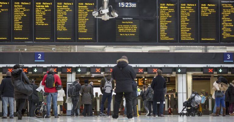 Commuter chaos feared as 2 major train stations to shut for 22 days | UK | News