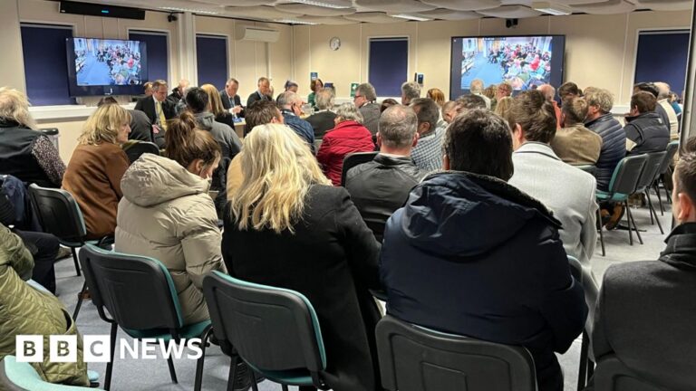 North Devon trade waste service will not be scrapped after U-turn – BBC