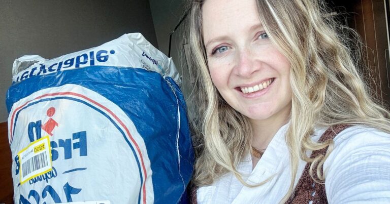 Ryanair passenger on Glasgow flight ships luggage for £2.59 in genius travel hack