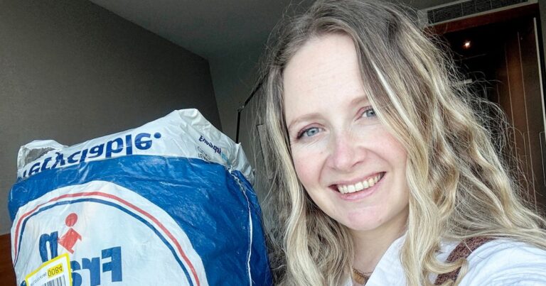 Ryanair passenger who refused to pay £30 baggage fee uses £2.59 ‘travel hack’