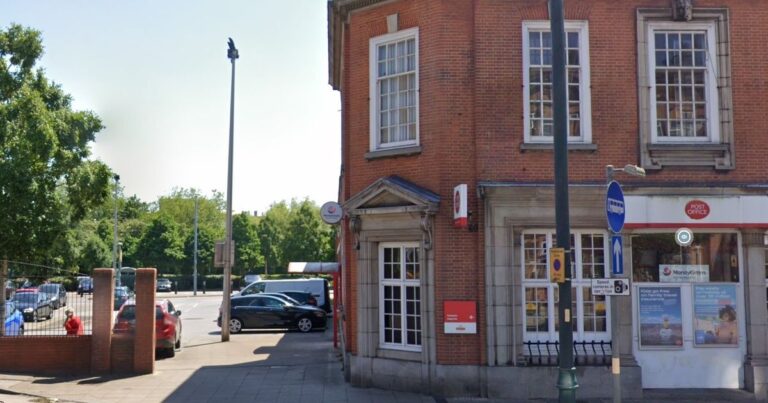 The 45-minute change to a postie’s start time that cost Royal Mail £13,000