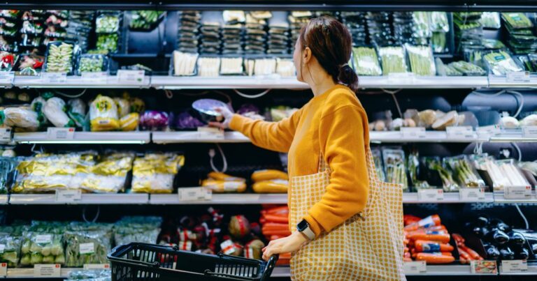 We asked 8 nutritionists what one food they eat every day