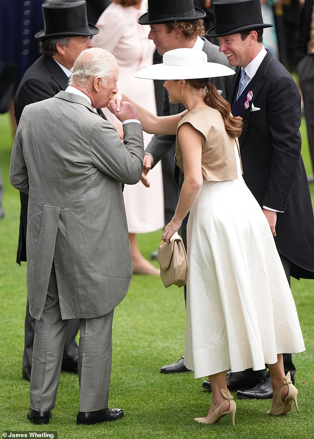 RICHARD EDEN: Kate and William’s new brutal Beatrice and Eugenie cold shoulder revealed to me by friend… and snooty response from my royal source says it all