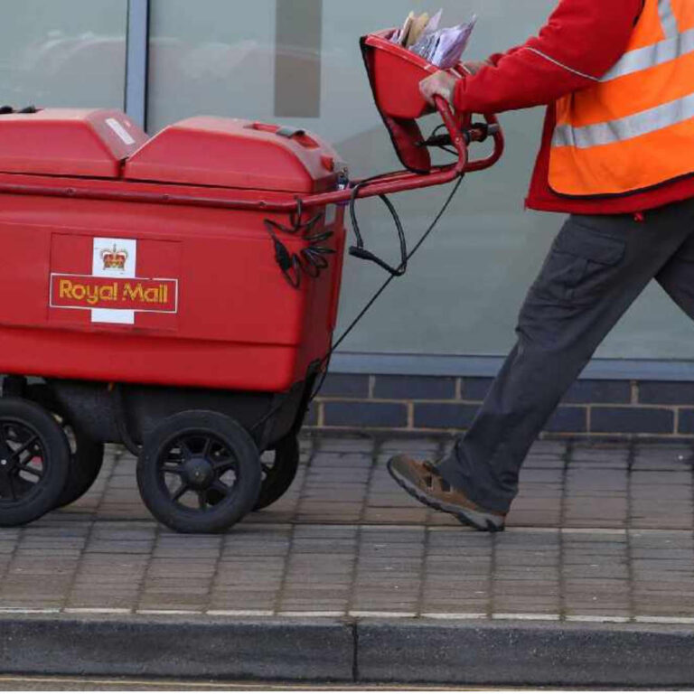 Rayner meets Royal Mail chiefs over postal delays affecting Tameside residents – Not Really Here Group